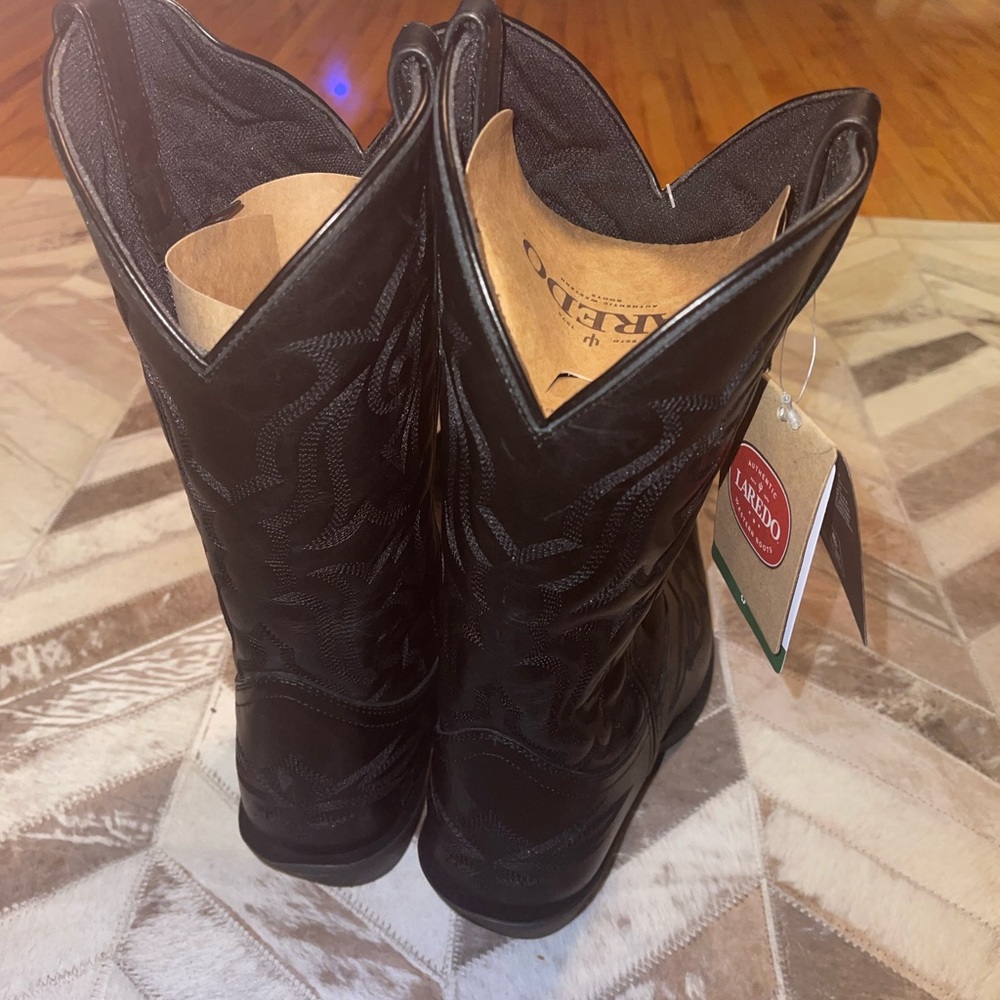 Boots - Picture 5 of 6